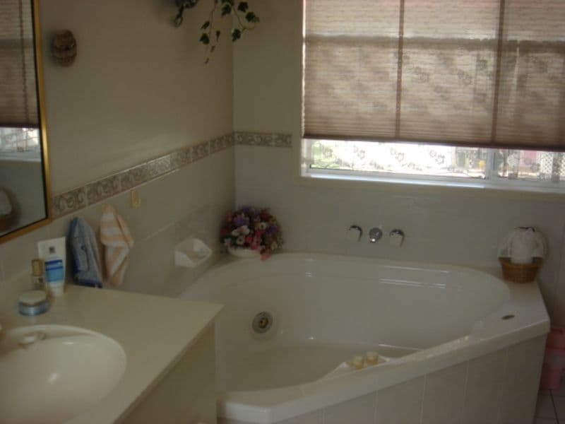 4 Poinciana Place, EIGHT MILE PLAINS QLD 4113, Eight Mile Plains - Thumbnail 7