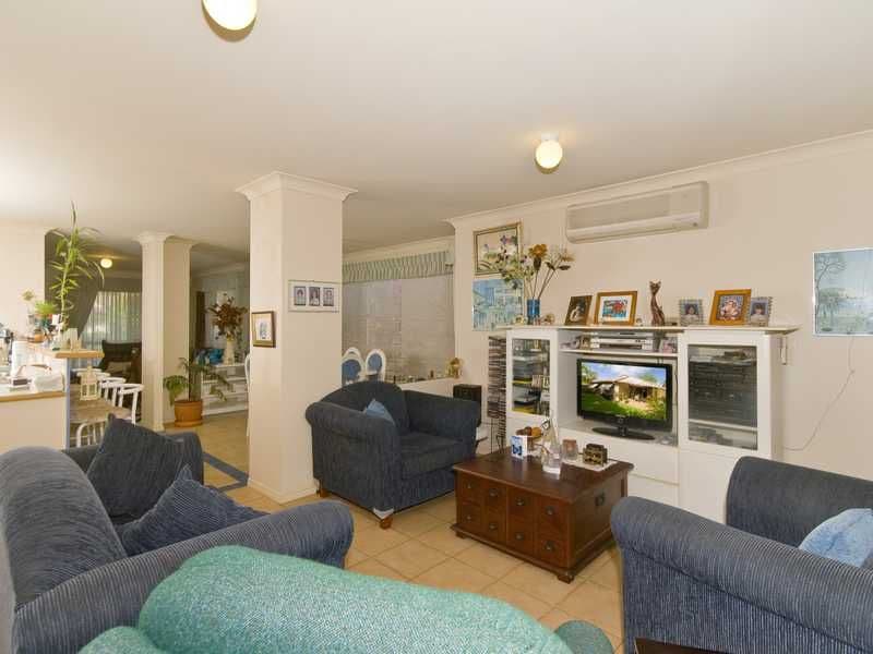 14 Typha Place, ELANORA QLD 4221, Elanora - Thumbnail 2