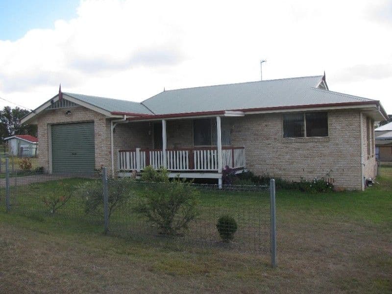 10 Church Street, CROWS NEST QLD 4355, Crows Nest - Image 1