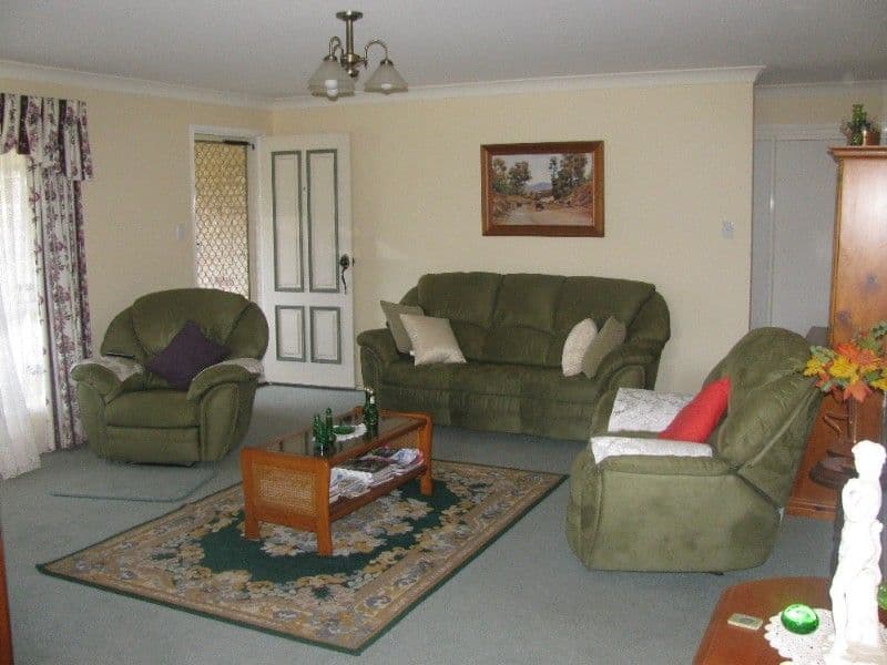 10 Church Street, CROWS NEST QLD 4355, Crows Nest - Thumbnail 2