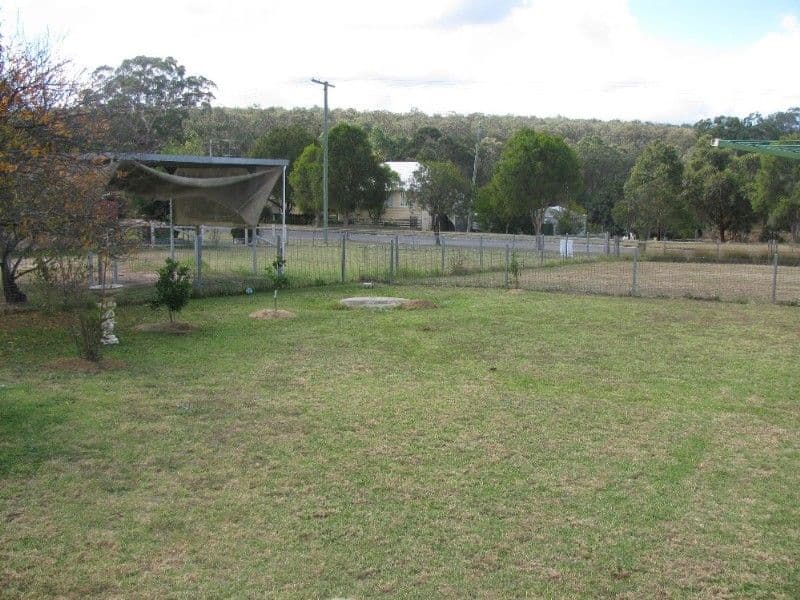 10 Church Street, CROWS NEST QLD 4355, Crows Nest - Thumbnail 3