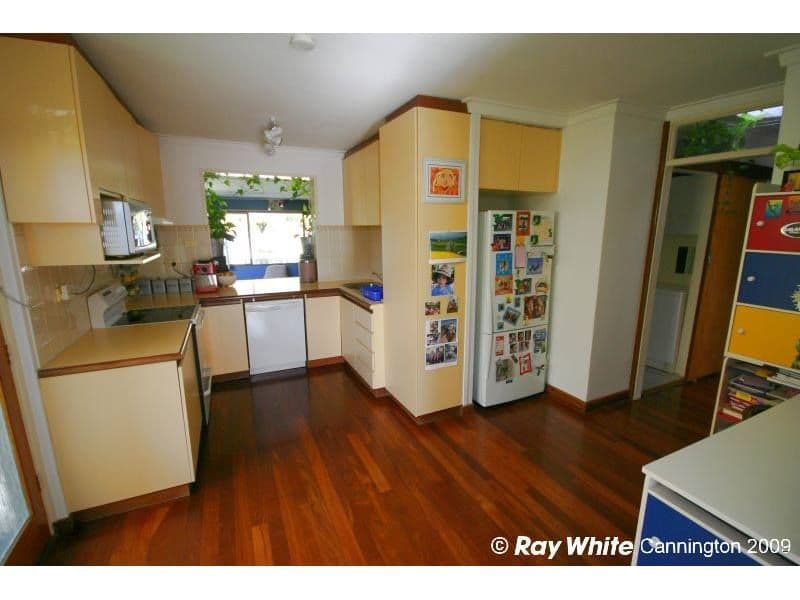 11 Lorenzo Street, THORNLIE WA 6108, Thornlie - Thumbnail 3