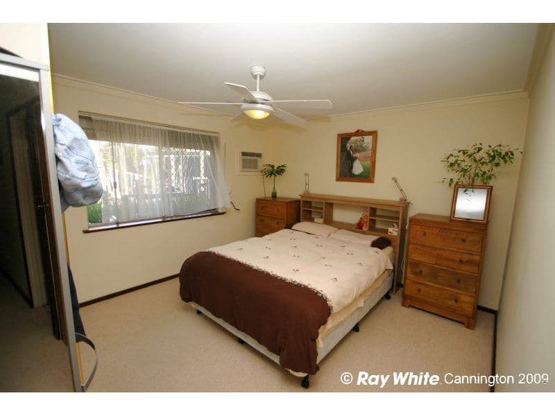 11 Lorenzo Street, THORNLIE WA 6108, Thornlie - Thumbnail 5