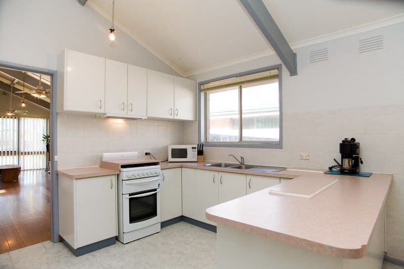 9 Lee Street, Craigieburn VIC 3064, Craigieburn - Thumbnail 3