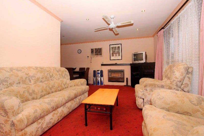 8 Bowral Court, BUNDOORA VIC 3083, Bundoora - Thumbnail 3