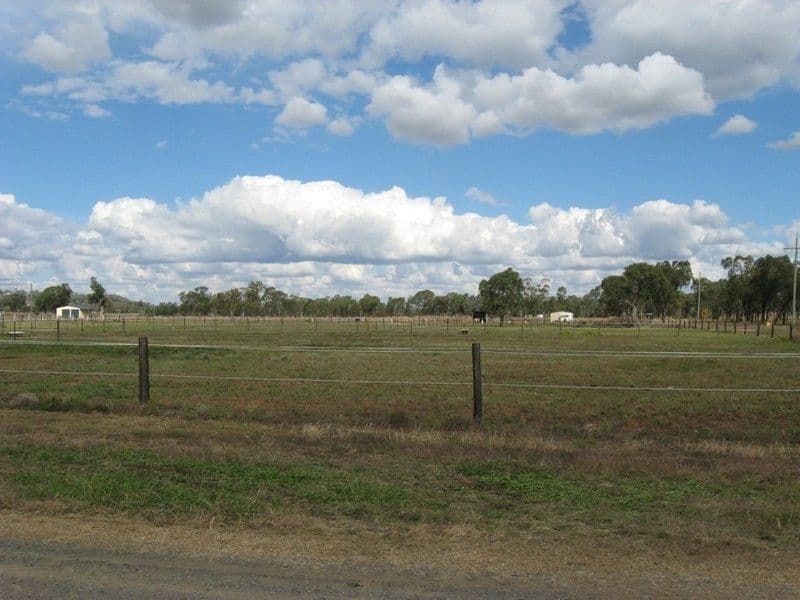 25 Taylor Street, OAKEY QLD 4401, Oakey - Thumbnail 3