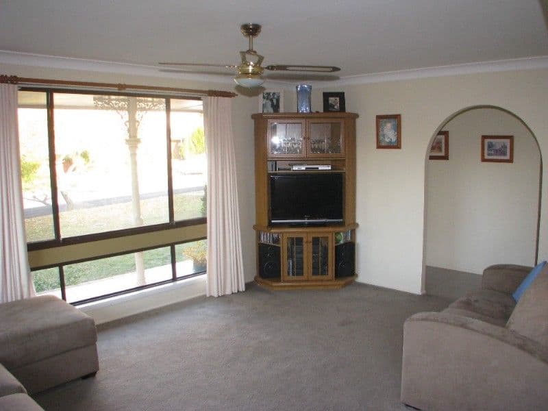 56 Judith Street, ARMIDALE NSW 2350, Armidale - Thumbnail 2