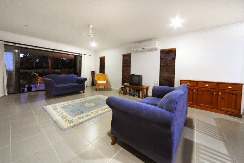 75 Abell Road, CANNONVALE QLD 4802, Cannonvale - Thumbnail 2
