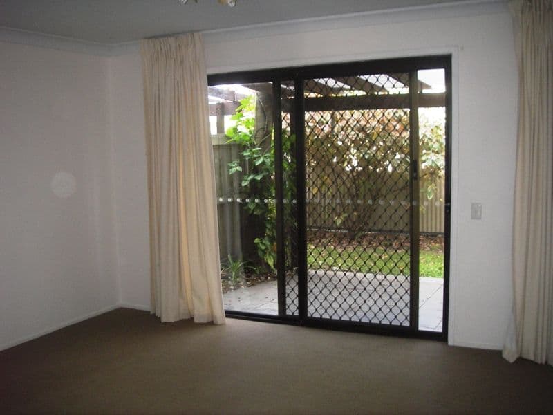 26 'Castleglen Chateau', 5 Galeen Drive, BURLEIGH WATERS QLD 4220, Burleigh Waters - Thumbnail 3