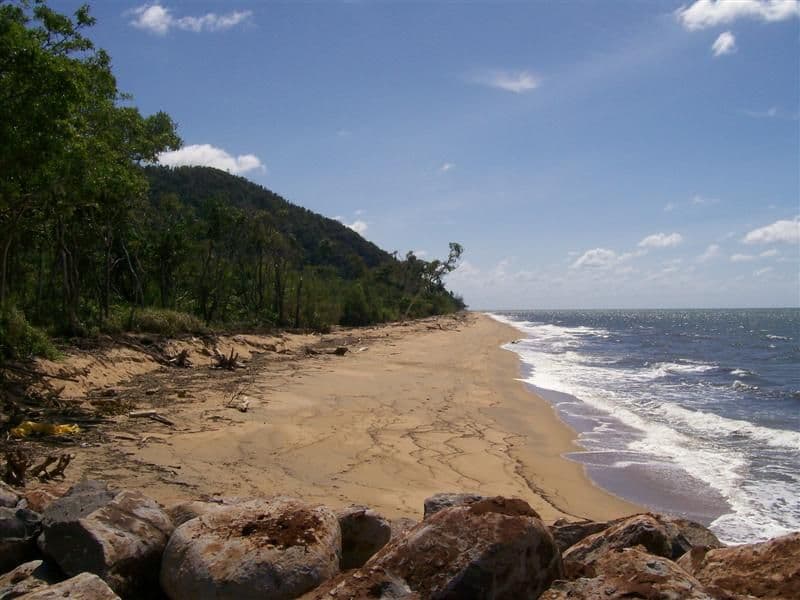 23 Feldt Street, FLYING FISH POINT QLD 4860, Flying Fish Point - Image 1