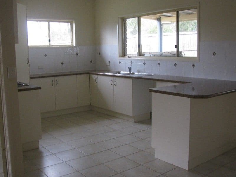 2 Matthew Court, CROWS NEST QLD 4355, Crows Nest - Thumbnail 5