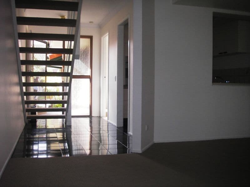 26 'Castleglen Chateau', 5 Galeen Drive, BURLEIGH WATERS QLD 4220, Burleigh Waters - Thumbnail 8