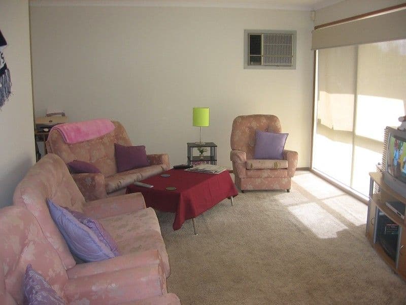40  Hawkesbury Road, WERRIBEE VIC 3030, Werribee - Thumbnail 2