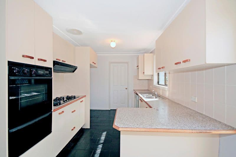 7 Raymond Place, ENGADINE NSW 2233, Engadine - Thumbnail 3