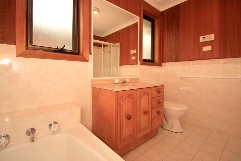 7 Raymond Place, ENGADINE NSW 2233, Engadine - Thumbnail 5