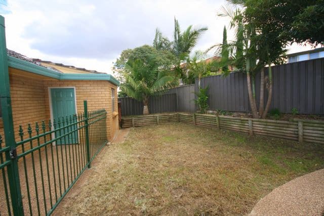 6 Barlow Place, GEORGES HALL NSW 2198, Georges Hall - Thumbnail 8