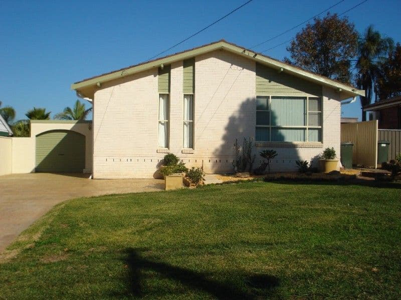 25 Norman Avenue, HAMMONDVILLE NSW 2170, Hammondville - Thumbnail 2
