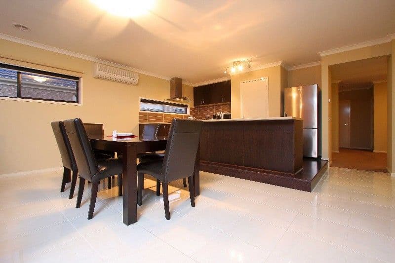 24 Botanical Drive, CAROLINE SPRINGS VIC 3023, Caroline Springs - Thumbnail 4