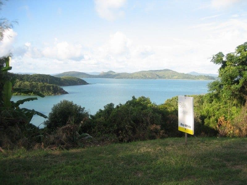 9 Passage Avenue, SHUTE HARBOUR QLD 4802, Shute Harbour - Thumbnail 2
