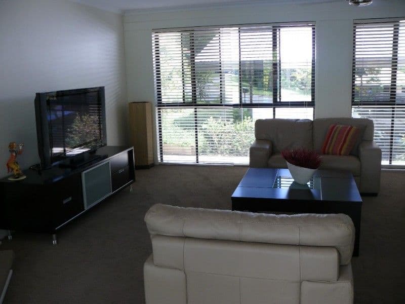 24 Tamworth Drive, HELENSVALE QLD 4212, Helensvale - Thumbnail 8