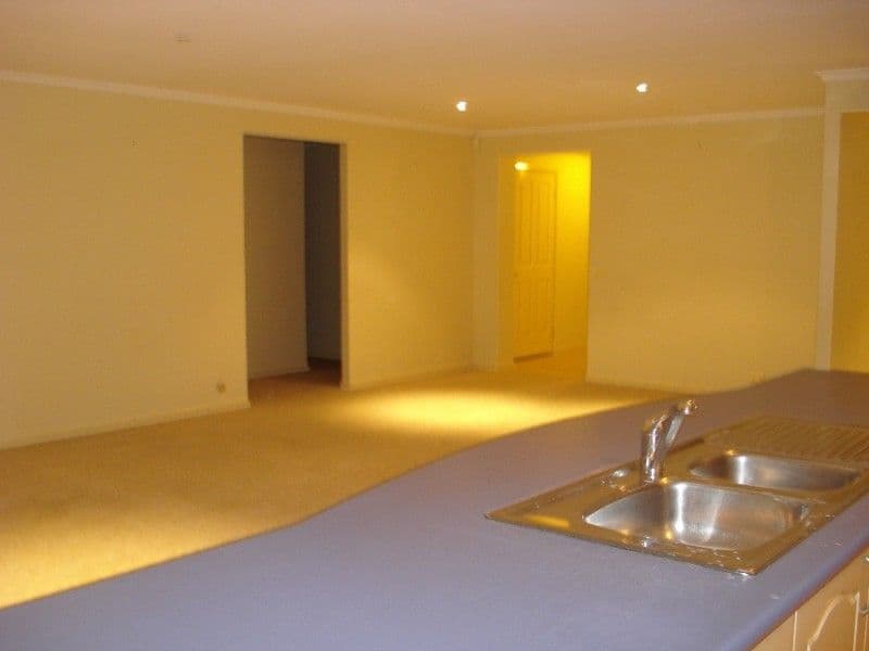 9 Dalmeny Drive, PRESTONS NSW 2170, Prestons - Thumbnail 2
