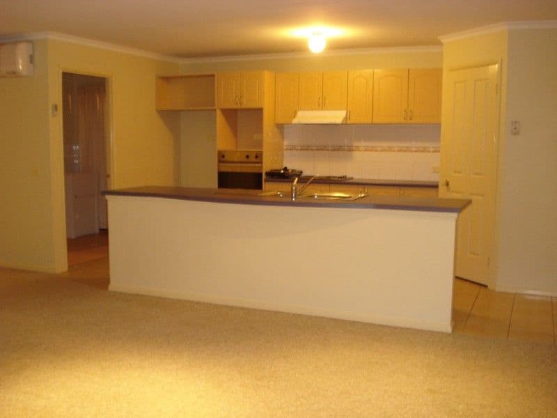 9 Dalmeny Drive, PRESTONS NSW 2170, Prestons - Thumbnail 3