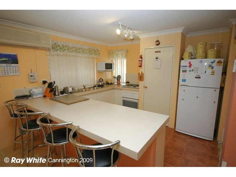 7 Bull Place, QUEENS PARK WA 6107, Queens Park - Thumbnail 2