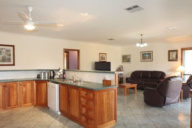 36 Fourth Street, LOXTON SA 5333, Loxton - Thumbnail 2