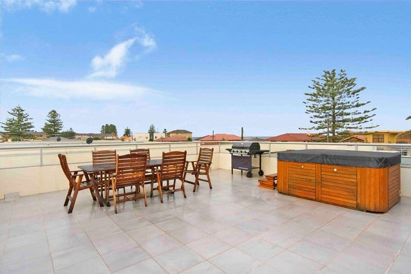 118-120 Ocean Street, NARRABEEN NSW 2101, Narrabeen - Thumbnail 2