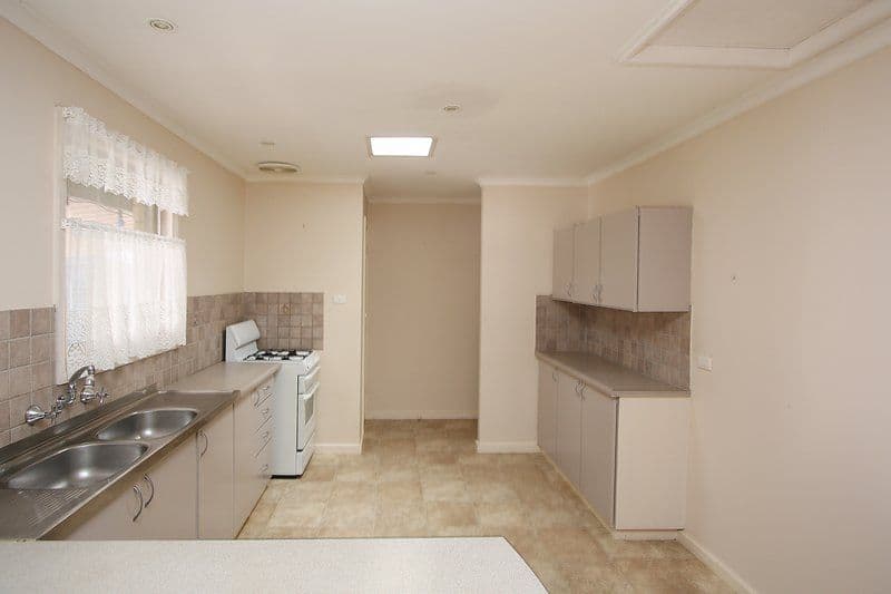48 Carrickalinga Boulevard, ABERFOYLE PARK SA 5159, Aberfoyle Park - Thumbnail 3