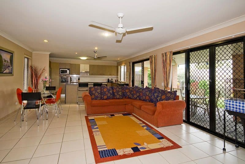 19 Mapelton Circuit, PARKINSON QLD 4115, Parkinson - Thumbnail 4