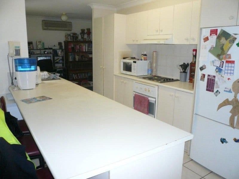 4 White Cap Close, PACIFIC PINES QLD 4211, Pacific Pines - Thumbnail 2
