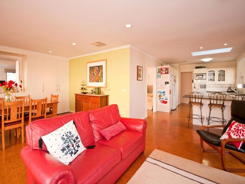 11 Houston Court, BOX HILL SOUTH VIC 3128, Box Hill South - Thumbnail 2