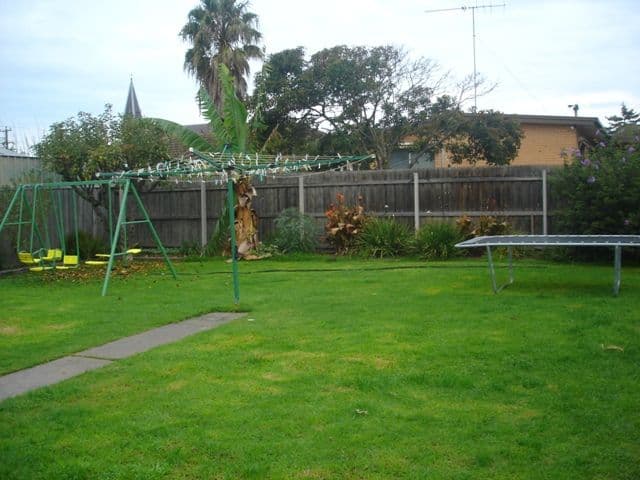 52 West Moreland Street, ST ALBANS PARK VIC 3219, St Albans Park - Thumbnail 4