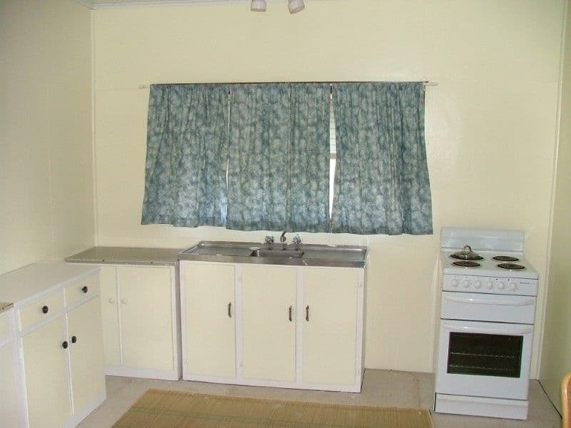 18 John Street, CROWS NEST QLD 4355, Crows Nest - Thumbnail 2