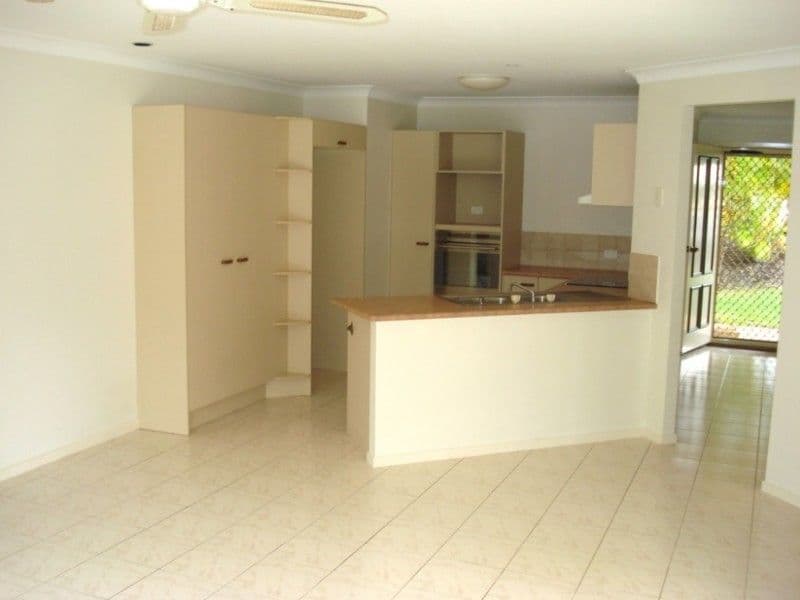 11 Pineneedle Court, OXENFORD QLD 4210, Oxenford - Thumbnail 3