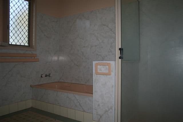 12 Alex Parade, ROMA QLD 4455, Roma - Thumbnail 3