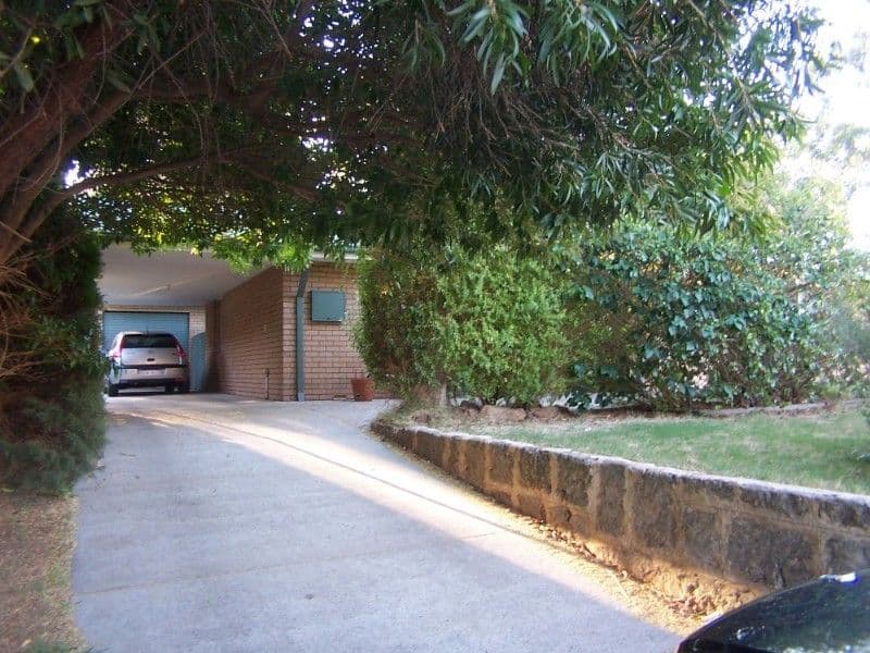 21 Hunter Drive, LESMURDIE WA 6076, Lesmurdie - Thumbnail 3