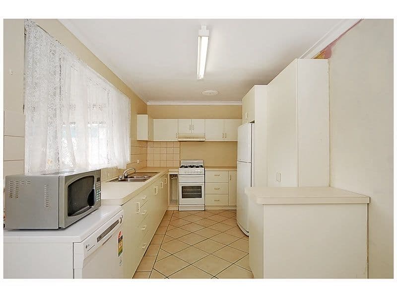 1 Mitchell Court, Carrara, QLD, 4211, Carrara - Thumbnail 4
