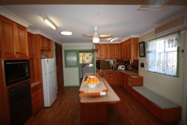 38 Murray, PITTSWORTH QLD 4356, Pittsworth - Thumbnail 2