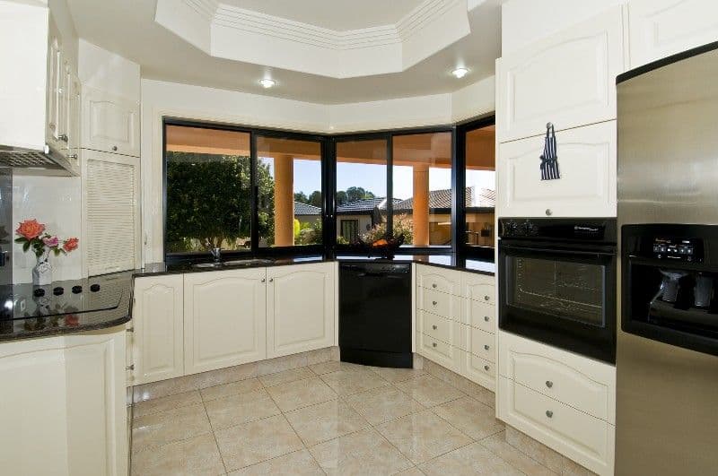 9 Leeds Close, ARUNDEL QLD 4214, Arundel - Thumbnail 6