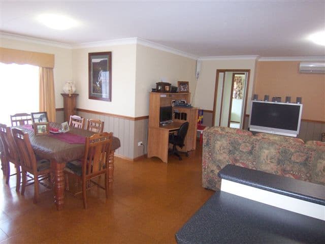 11  Hanna Court, WESTBROOK QLD 4350, Westbrook - Thumbnail 3