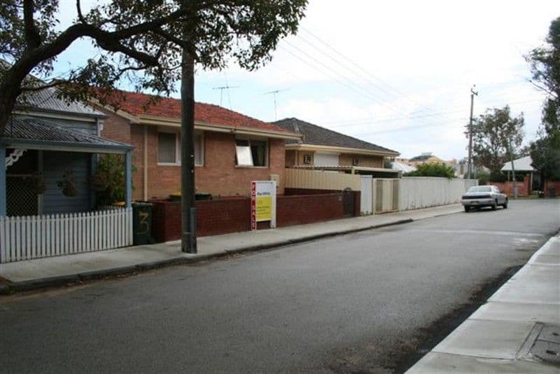 1 Reuben Street, BEACONSFIELD WA 6162, Beaconsfield - Image 1
