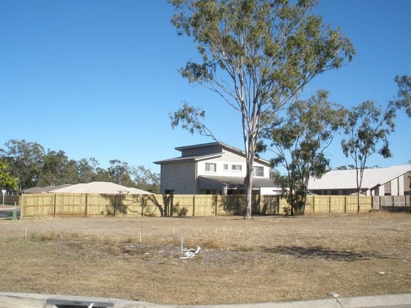3 Primrose Avenue, NORMAN GARDENS QLD 4701, Norman Gardens - Thumbnail 2