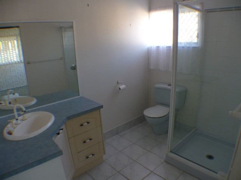 7 Glenloc Street, REDCLIFFE QLD 4020, Redcliffe - Thumbnail 4
