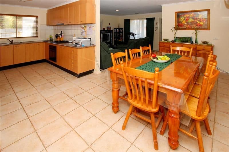 2 Buckingham Street, SYDENHAM VIC 3037, Sydenham - Thumbnail 2