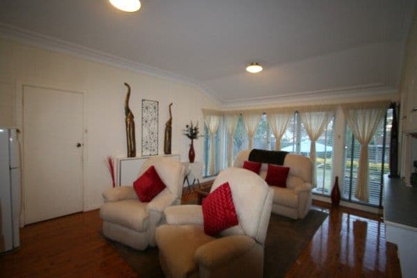166 Manners Street, TENTERFIELD NSW 2372, Tenterfield - Thumbnail 4