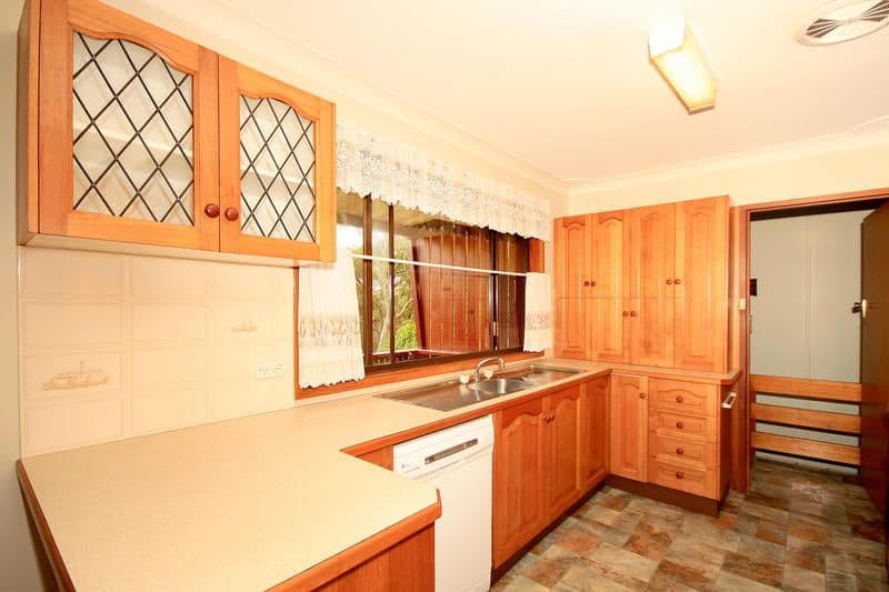 17 Geelong Road, ENGADINE NSW 2233, Engadine - Thumbnail 2
