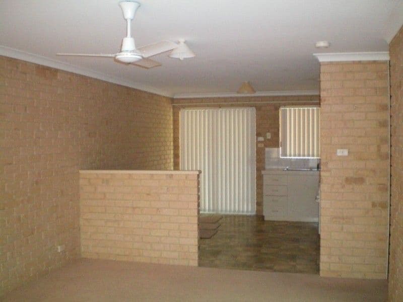 55 Tamblyn Street, GERALDTON WA 6530, Geraldton - Thumbnail 2