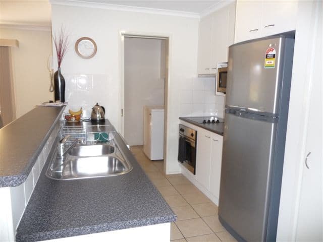16 Fay Court, KEARNEYS SPRING QLD 4350, Kearneys Spring - Thumbnail 4